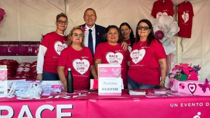 Una nostra rappresentanza allo stand delle donne in rosa